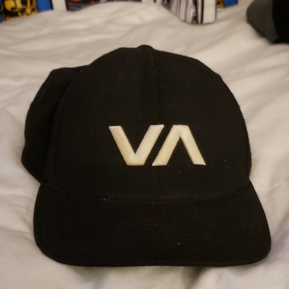 RVCA Other - RVCA Fitted hat large fits With band RVCA Other - RVCA Fitted hat large fits With band